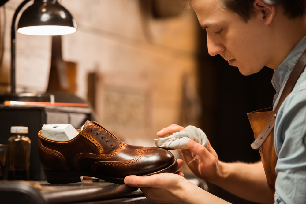 How to polish hot sale leather shoes without polish